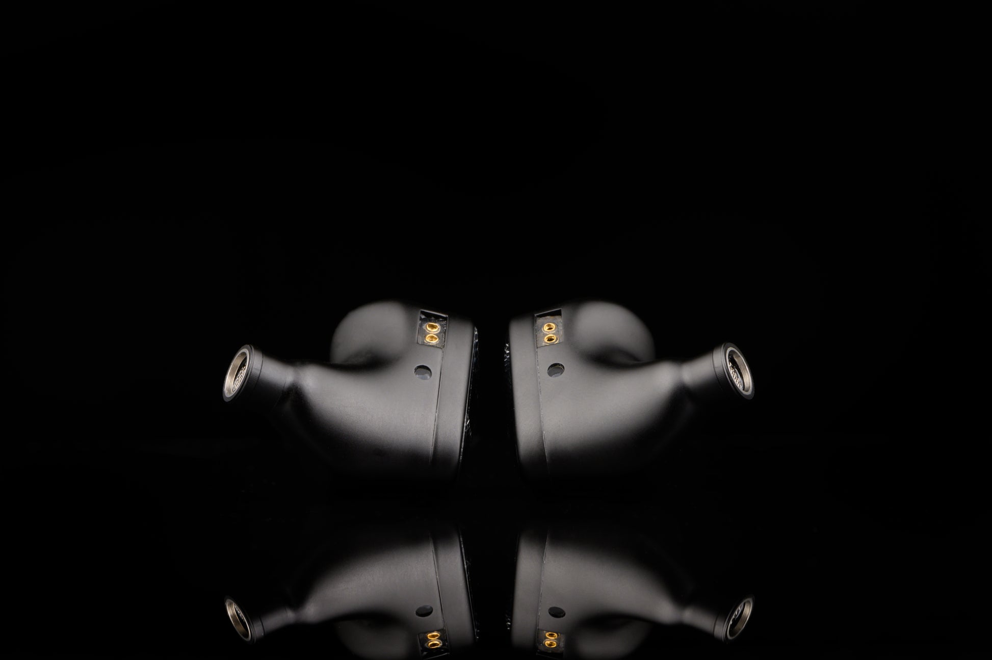 Onyx IEM's with a faceplate featuring the shell.